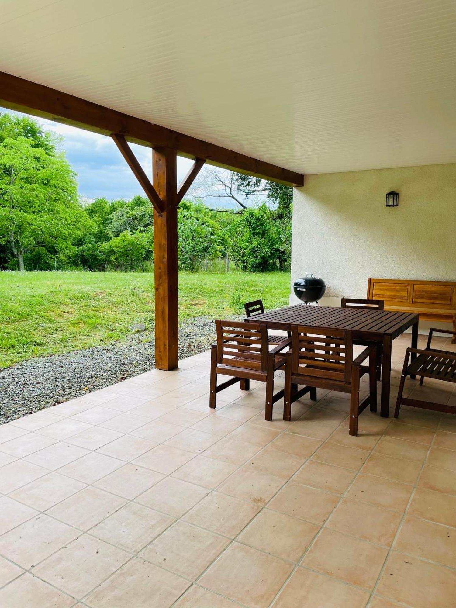 L'Oree Des Roses, Hebergement De Vacances Avec Jardin Et Piscine Gan Exterior photo